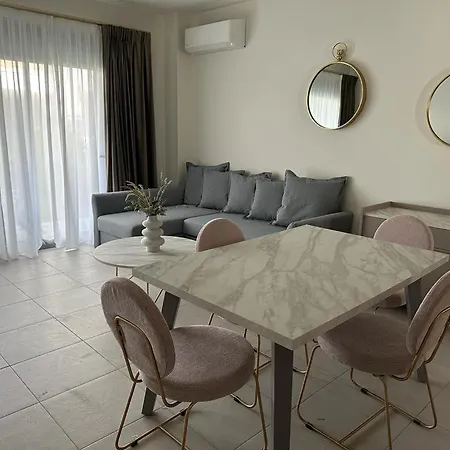 Apartament Dina's With Pool In *