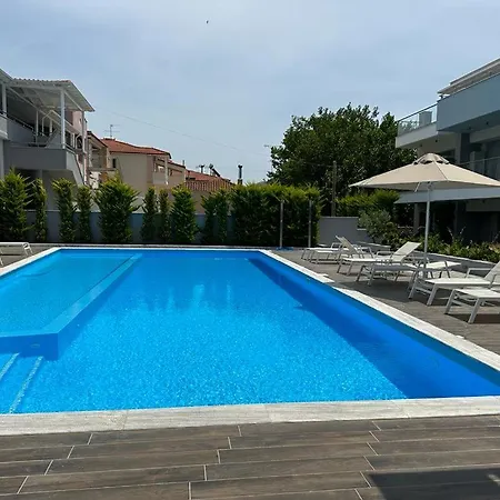 Dina'S Holiday Apartment With Pool In Nikiti Nikiti (Sithonia)