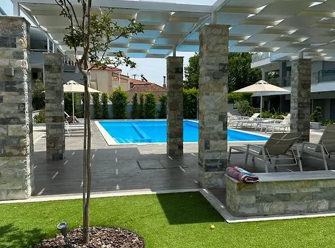 Dina's With Pool In *
