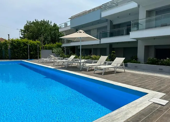Dina's With Pool In * نيكيتي